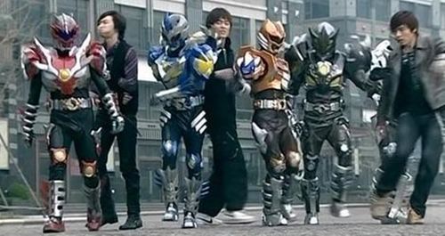 铠甲勇士更喜欢一队还是二队?铠甲:我们喜欢办事效率高的!