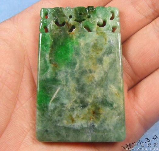 清代翡翠老坑绿色双龙抢珠大翡翠平安无事牌
