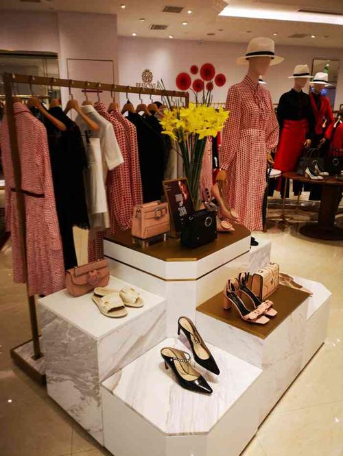 besionia毕索妮(陆家嘴中心店)-"店铺位于浦东南路的.