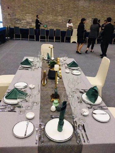 西餐宴会主题摆台