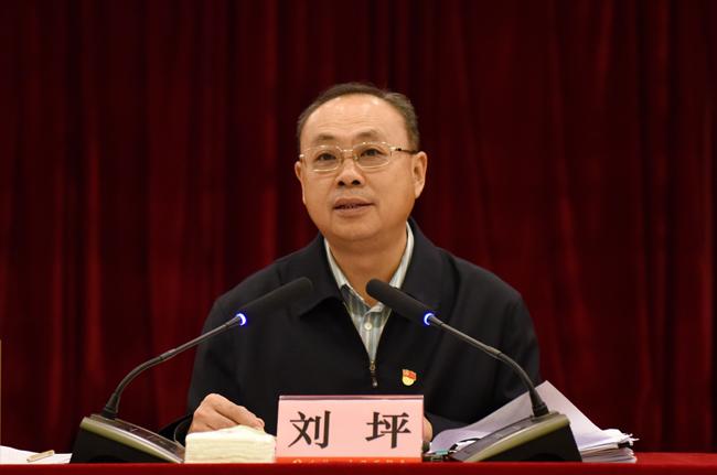 州委书记刘坪深入小金县调研