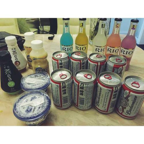 不开心的时候去闺蜜家里一起喝酒