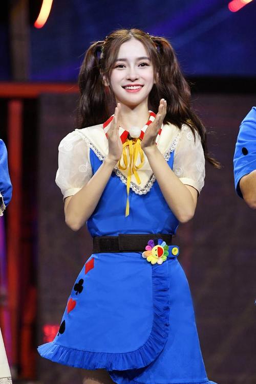 angelababy《奔跑吧》双马尾时尚造型图片