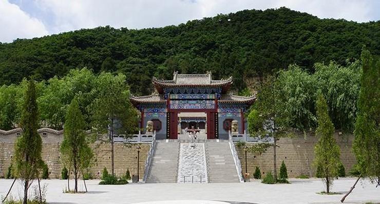  p>子午岭,唐代以前称"桥山",现代仍有资料称桥山山脉,即广义的"子午