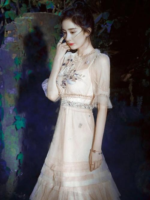 杨幂那些惊艳的照片|①_杨幂_宝藏女孩杨幂_娱乐_明星