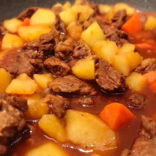里卡多92做的土豆炖牛肉