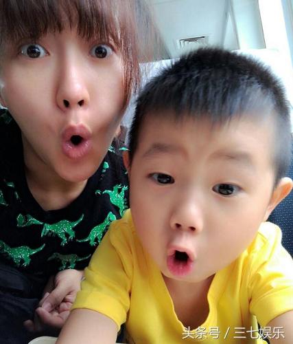 潘长江女儿近照曝光,肤白貌美,嫁百亿老公,儿子神似