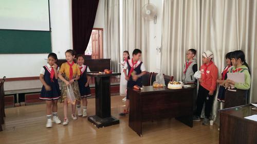 秀出自我 秀出风采 ——蒙自市文澜中心学校举行英语情景剧表演比赛