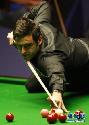 "火箭"奥沙利文第四次举起斯诺克世锦赛奖杯(组图)
