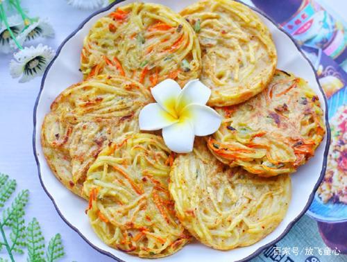 简单好吃的快手早餐 香煎土豆丝蛋饼 香甜软糯 鲜美营养 宝宝爱吃