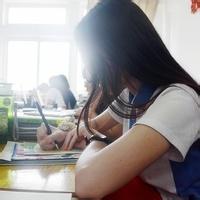 长发女生穿校服头像穿校服初中女生头像