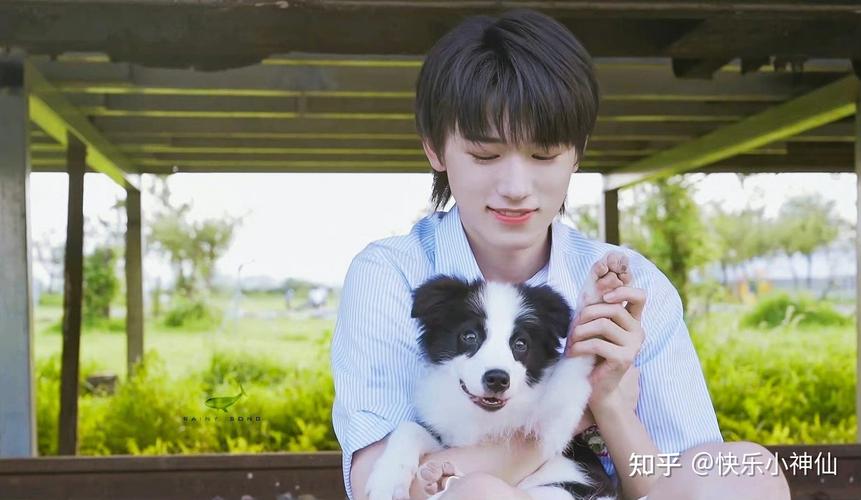来点小宋 宋亚轩 近期的帅图神图 我是唯粉 不要有文或其他的人?