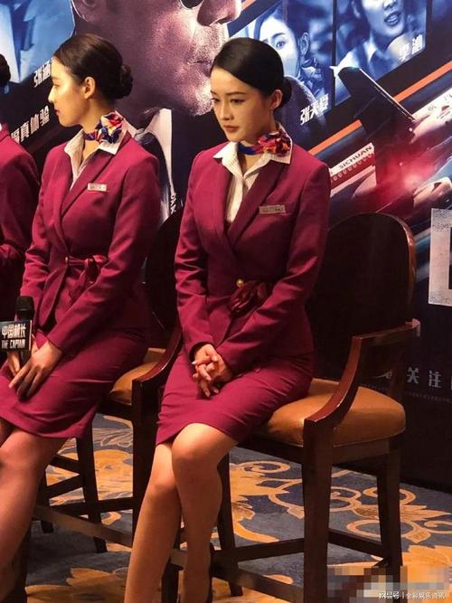 女明星空姐造型杨幂青涩赵丽颖萌李沁甜都不及刘亦菲的淡雅