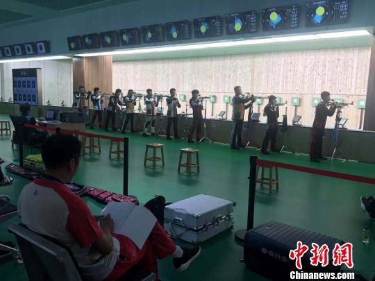 杨静 摄