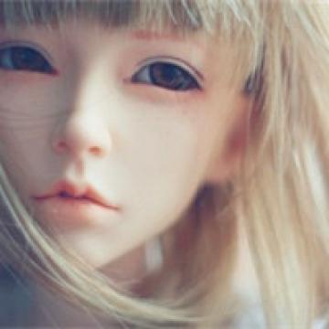 楚楚动人的芭比娃娃个性头像2020 忧伤才不会被看穿