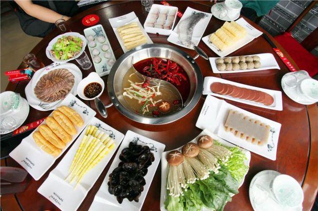 门头沟倍儿实惠的鱼火锅!吃一顿鲟鱼才百十块!锅底免费!汆丸子也特棒!