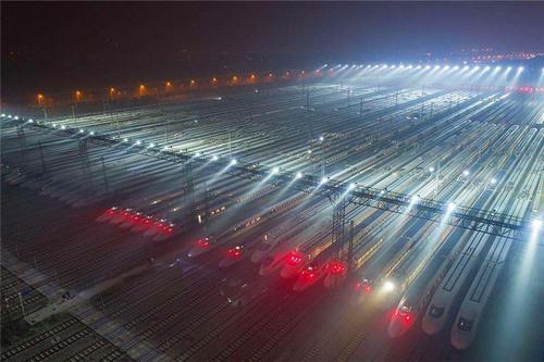 高铁为什么只是白天运行夜间不开呢看完后长见识了