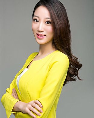 主持人,2017年进入中央电视台担任《中国新闻》主播,有南方女生的温婉