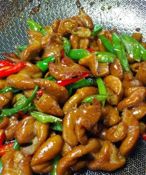 尖椒炒肥肠,这样炒出来的没有膻味_点点软件园