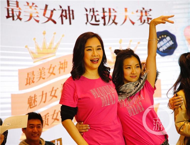 陈松伶来渝,欣然为上游新闻送祝福