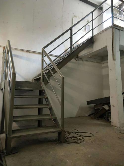 好消息饶阳钢结构z型楼梯公司勇于创新