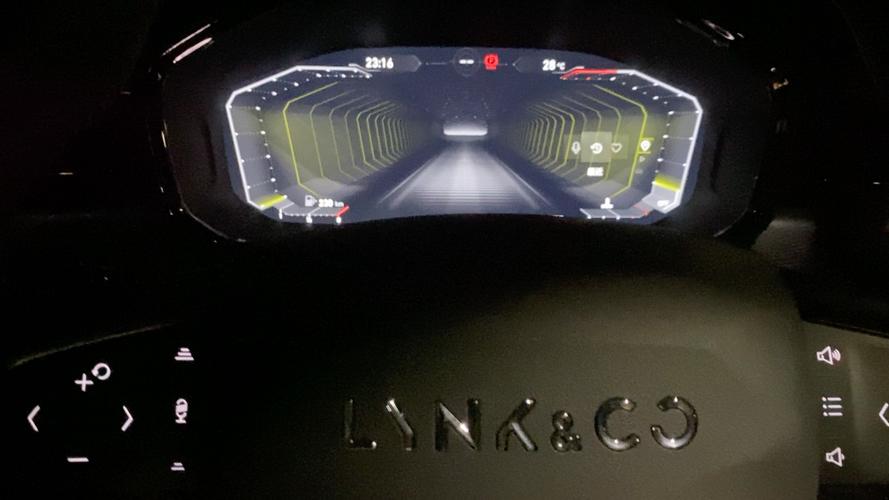 领克05迎宾灯及大灯显示