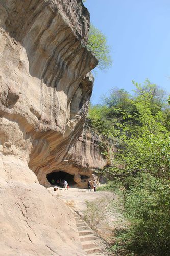揽芍贝镏骶扒浮山;            铁路:宁安高铁铜陵站,安庆站均在浮山