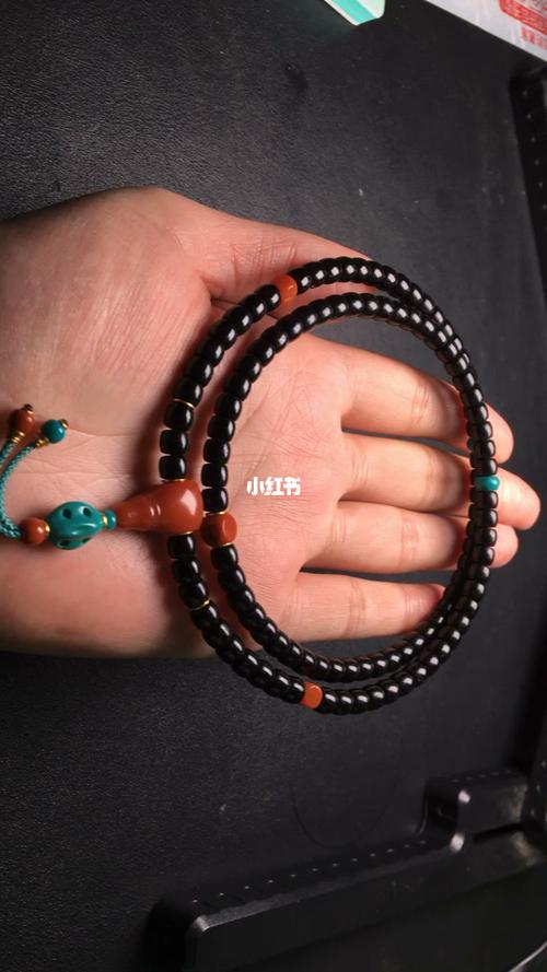 椰蒂简单搭配_搭配_文玩_时尚_配饰