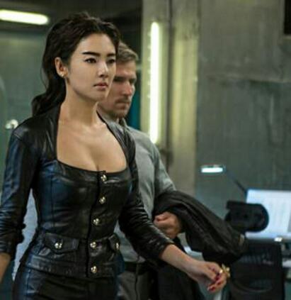 图美人鱼女主角张雨绮图片狂吸粉网友邓超让开我来