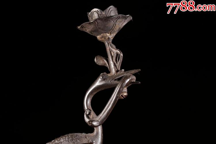 清代,铜仙鹤糖烛台一对