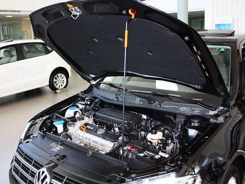 大众朗逸发动机前车盖怎么打开图片