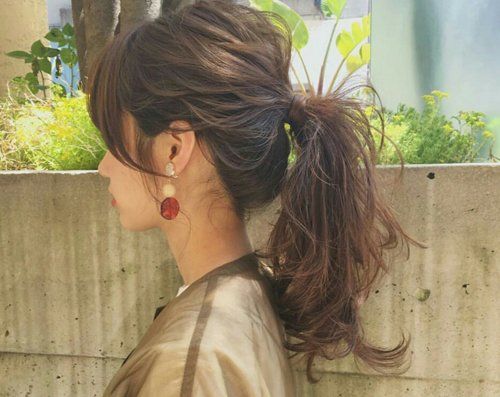 秋季长发女生日系日常马尾辫扎法 慵懒与灵动完美结合的淑女扎发