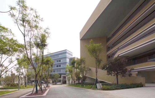 珑锦学府旁,西大附中