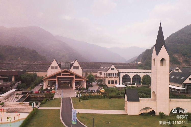 半山伴水度假村全景