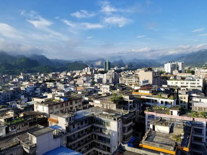 广东省清远市连南瑶族自治县团结大道靠近中国人民银行(连南瑶族自治