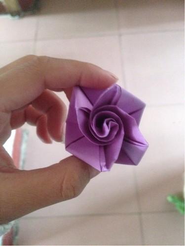 漂亮的玫瑰花折叠教程图 diy趣味花卉纸艺