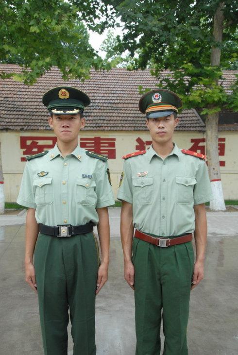 青州公安消防,武警换发2007式新警服(图)