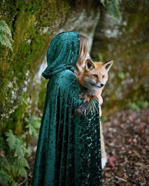 2019复古女士披风舞台装中世纪女王斗篷加厚钻石绒