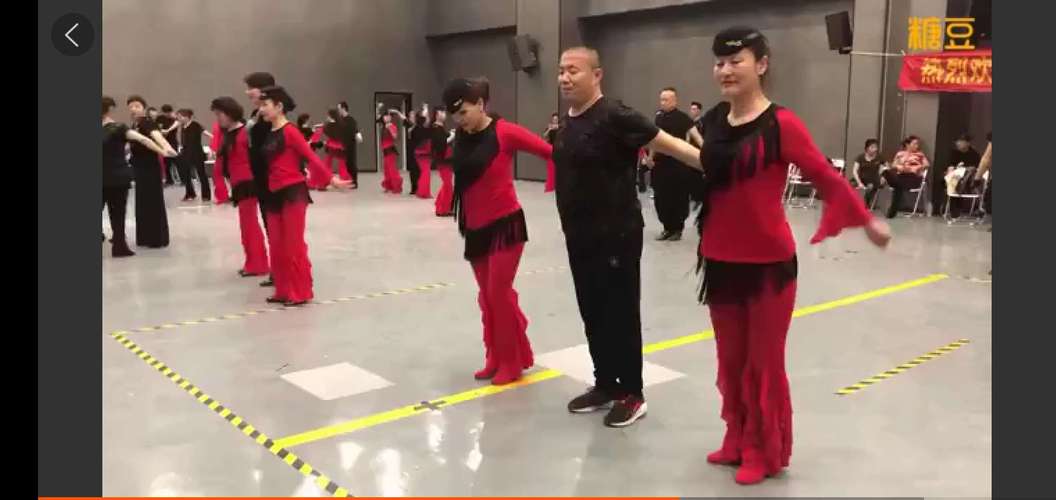 冬冬水兵舞四步造型一托二