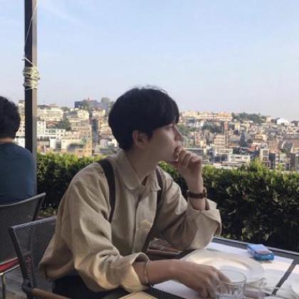 阳光型男生头像冷酷超帅有型的帅气男生值得拥有