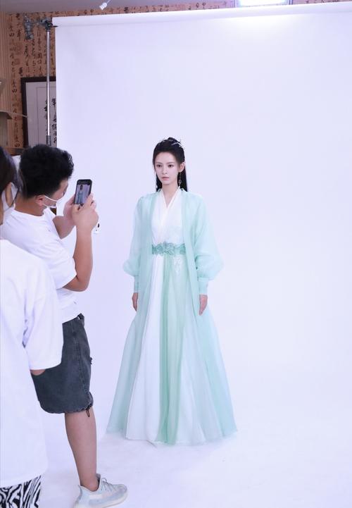 张予曦新剧定妆路透曝光古装造型很适合她期待温婉美人张予曦