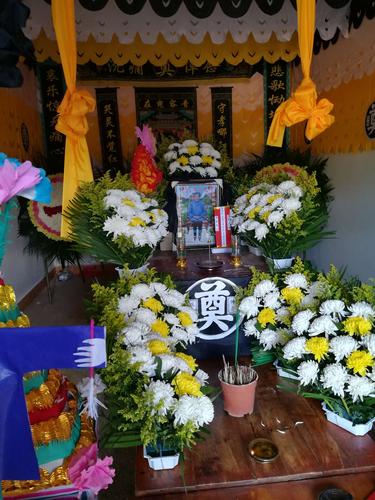 鲜花灵堂布置图
