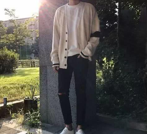 简约干净穿搭,想做干净男生请这种穿!