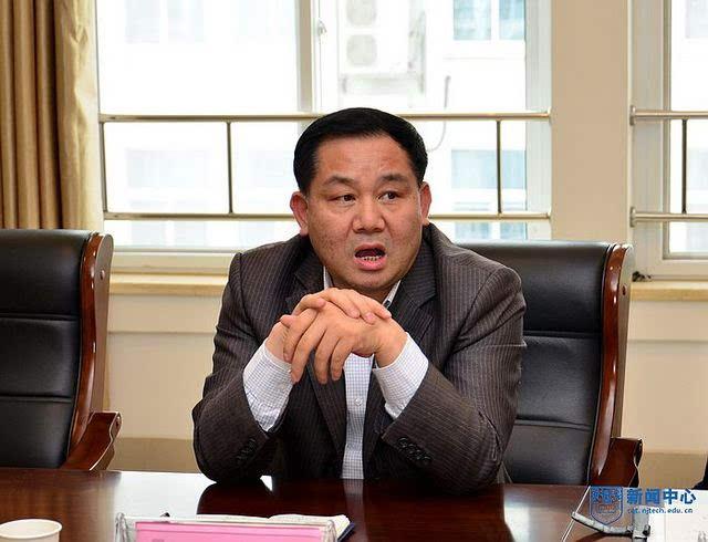 山东淄博临淄区白平和区长一行来校考察洽谈