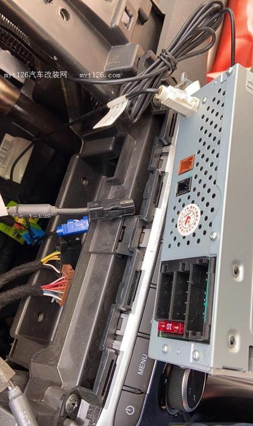 17款蓝标哈弗h2更换18款多媒体导航