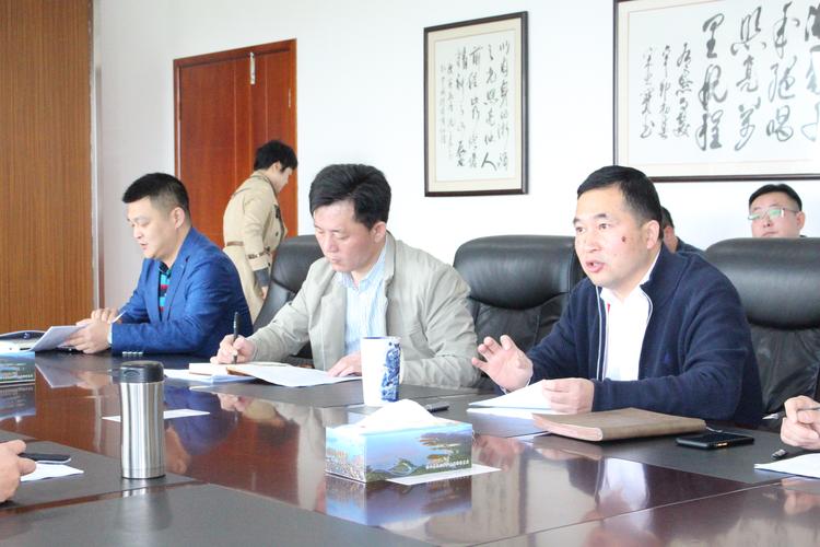 县人民政府副县长刘奋伟到县文广旅体局进行调研
