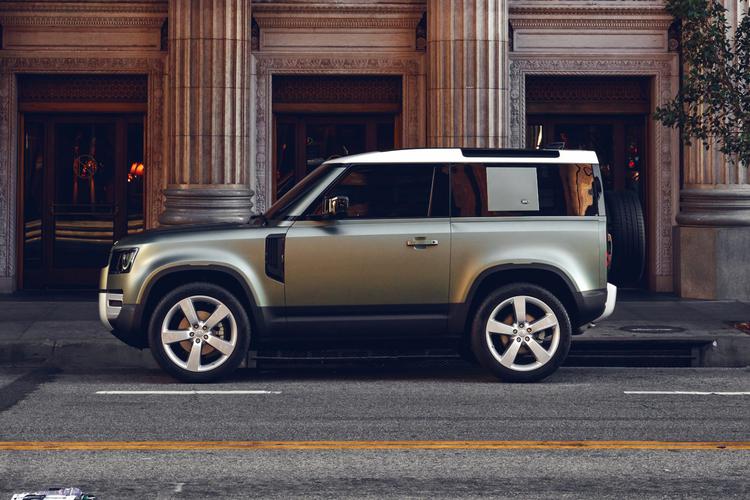 全新路虎卫士90于上海车展正式上市售728768万元