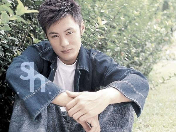 [老照片]余文乐不像赵本山的时候,真的好心水啊