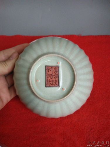 宋代官窑汝窑赏碗,底款