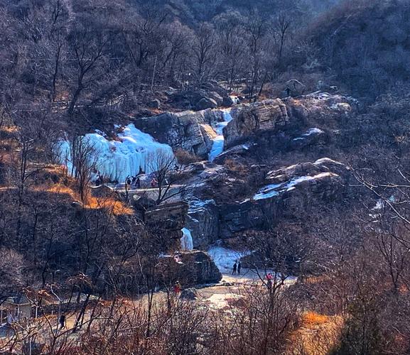 门头沟瓜草地风景区,赏自然形成的冰瀑